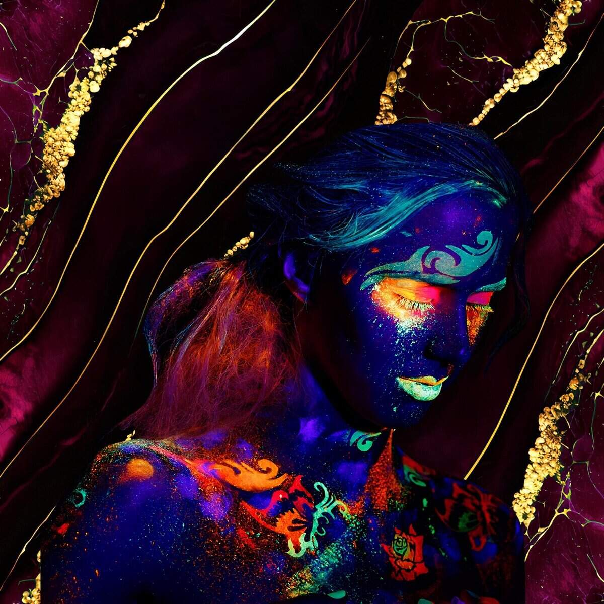 Vibrant neon art of a woman with glowing face paint at Shisha Lounge Nijmegen.